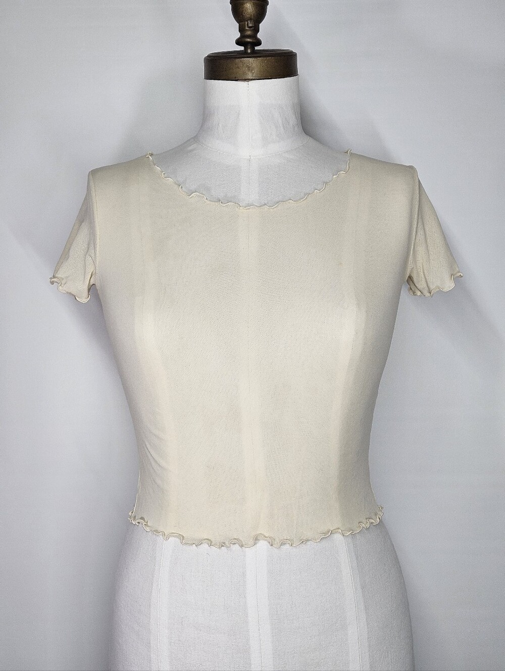 Victoria's Secret Size M Mesh Layering Top Short Sleeve Beige Cream Lettuce Trim